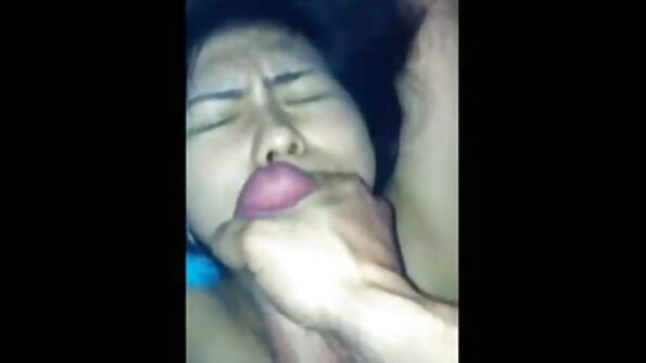 Valentina Nappi stønner av saftig nytelse under hardt analt samleie